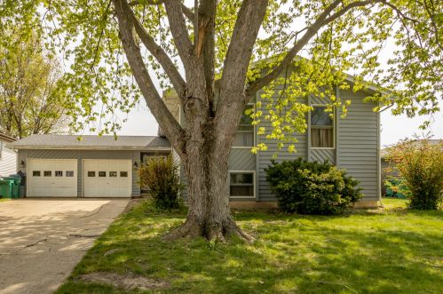 1744 Russet Ln, Sycamore, IL 60178-2738