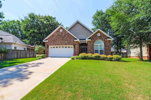 102 Reflection Dr, Bonaire, GA 31005-4848