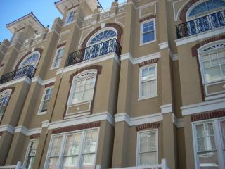 838 Clifton Heights Ln, Atlanta, GA 30329-4253