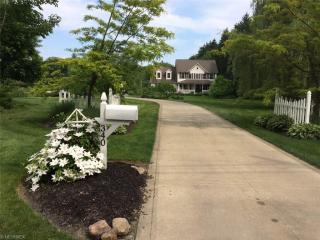 340 Wilson Mills Rd, Concord Township OH  44024-1347 exterior