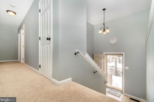 7703 Gnatstown Rd, Hanover, PA 17331-7988