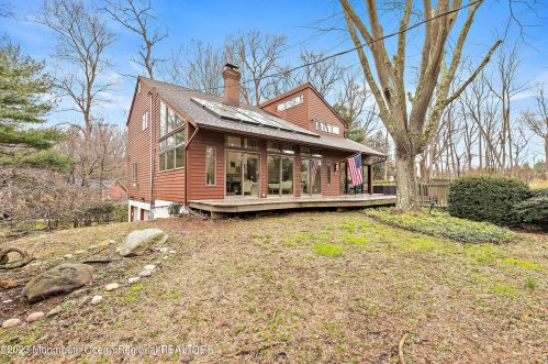4 Tulip Ln, Holmdel Village, NJ 07733-2016