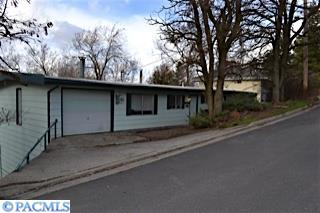 1630 Upper Dr, Pullman, WA 99163-4309