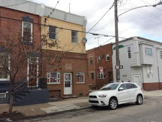 1327 Shunk St, Philadelphia, PA 19148-4330