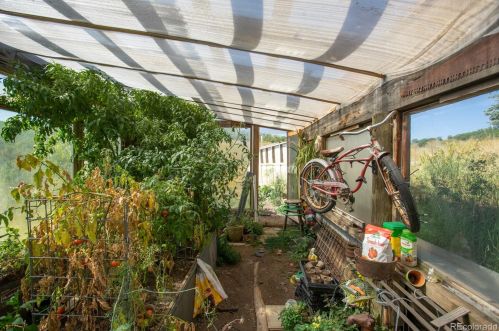 21900 Middle Creek Rd, Oak Creek CO 80467-9727 exterior