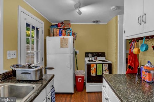 717 York St, Hanover PA 17331-3228 exterior