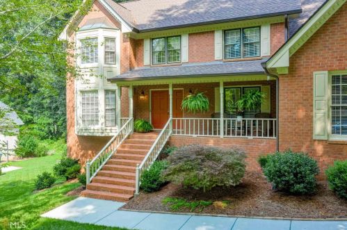 5751 Wolf Laurel Ln, Lilburn, GA 30047-6528