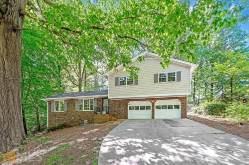 5718 Four Winds Ct, Lilburn, GA 30047-6449