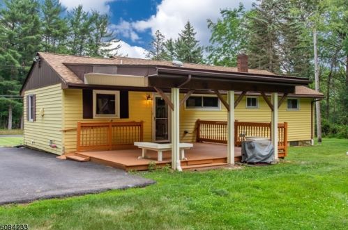 65 Bunnvale Rd, Califon, NJ 07830-4142