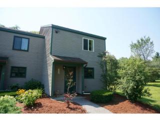 25 Hideaway Ln, Saint George VT  05495-9402 exterior