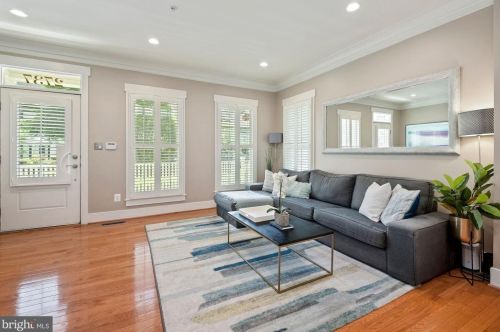 2737 Linden Ln, Silver Spring MD 20910-1212 exterior