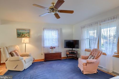 1952 Geraldson Dr, Lancaster, PA 17601-3622