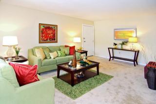 1 Duke Of Windsor Ct, Baltimore MD  21207-4889 exterior