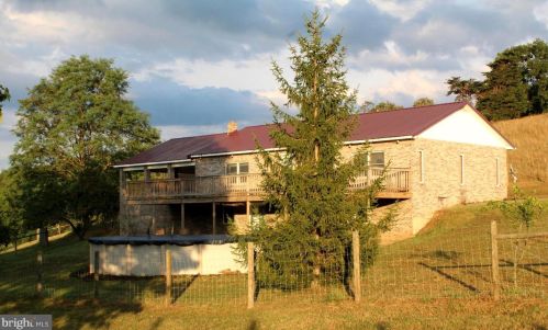 820 Rohrbaugh Ln, Maysville, WV 26833-8159