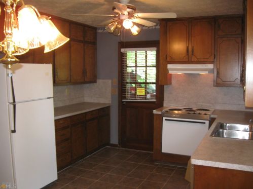 3464 Underwood Ct, Conyers GA  30013-2304 exterior