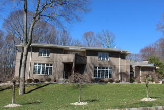 10 Round Hl, Holmdel Village, NJ 07733-1917