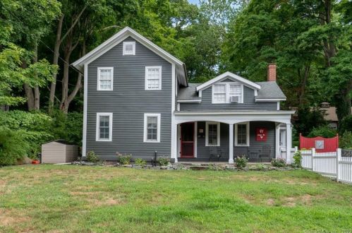 41 Essex St, Deep River, CT 06417-1935