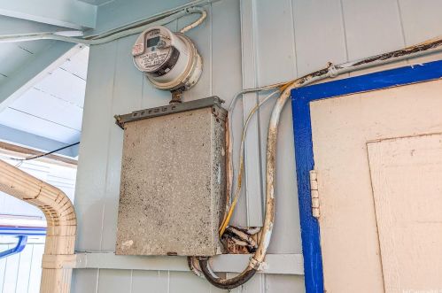 729 Ekela Ave, Honolulu HI 96816-1191 exterior