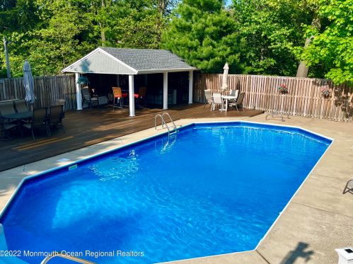 104 Horseshoe Way, Lincroft, NJ 07738-1411