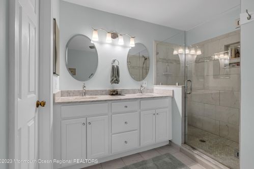 17 Rawson Cir, Tinton Falls NJ 07712-2579 exterior