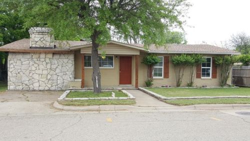 107 Hannaford St, Granbury, TX 76048-2019
