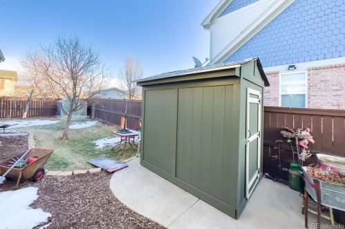 25057 Canal Pl, Aurora CO 80018-1627 exterior