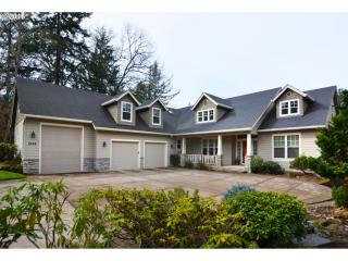 2928 Summit Terrace Dr, Eugene, OR 97405-1590