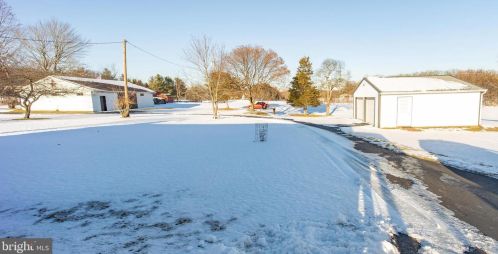 2039 Providence Church Rd, Hedgesville, WV 25427-5206