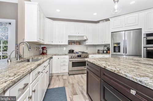 8 Farmstead Pl, Middletown MD  21769-7742 exterior