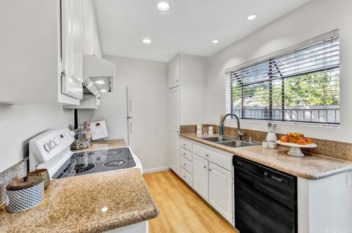 279 Streamwood, Irvine CA  92620-1944 exterior