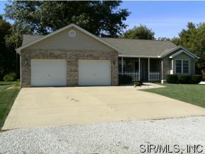 4 Park St, Freeburg, IL 62243-1602