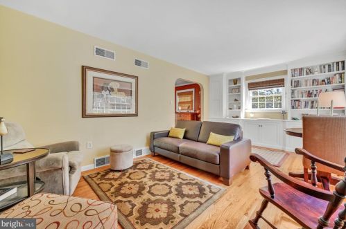 111 School House Rd, Lancaster PA  17603-6313 exterior