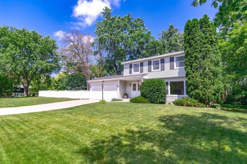 7216 Courtly Rd, Saint Paul MN  55125-1661 exterior