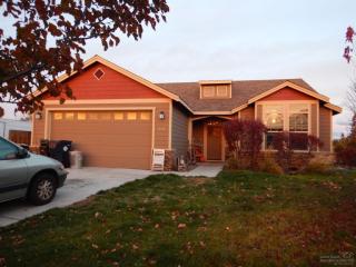 460 16th Pl, Eagle Crest, OR 97756-1270