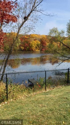 4258 Dunrovin Ln, Saint Paul, MN 55123-1725