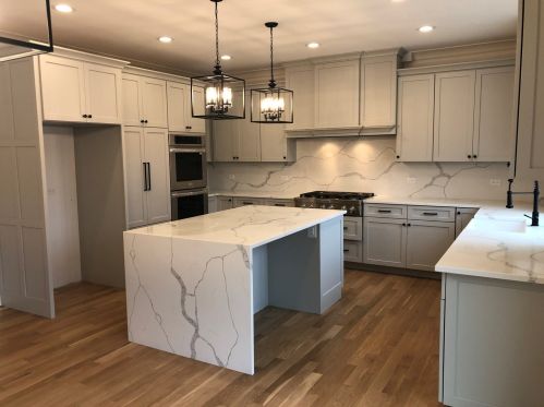 216 Owen St, Mount Prospect, IL 60056-2535
