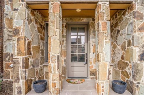 1206 Adams St, Fort Worth, TX 76104-4428