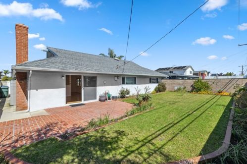 10092 Merrimac Dr, Huntington Beach, CA 92646-3728