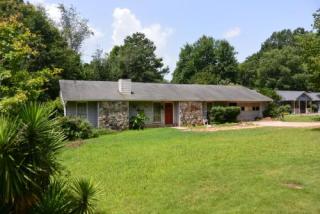 661 Johns Rd, Lilburn, GA 30047-3591