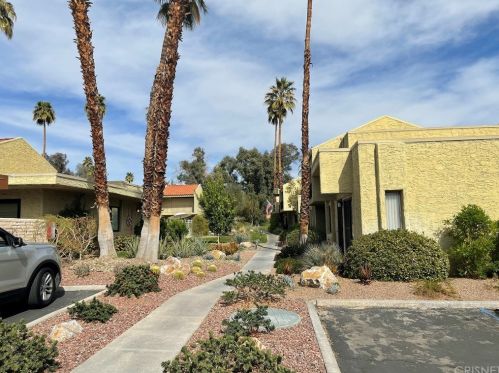 2396 Los Coyotes Dr, Palm Springs, CA 92264-6033