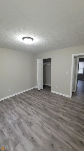 3260 Creekwood Dr, Rex GA  30273-2121 exterior