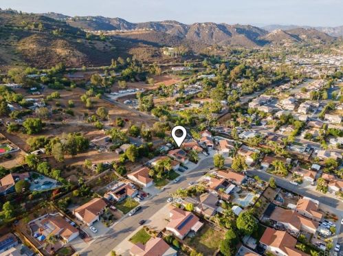 1096 Ponderosa Ave, San Marcos CA  92069-2146 exterior