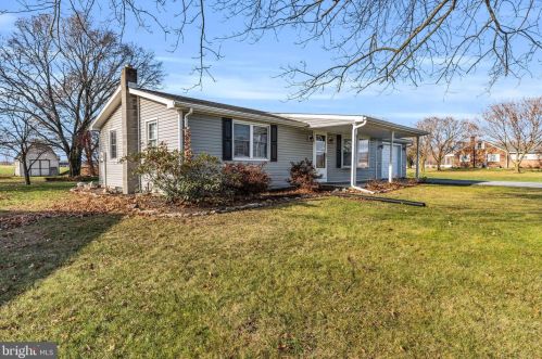 190 Bloserville Rd, Carlisle, PA 17015-8935