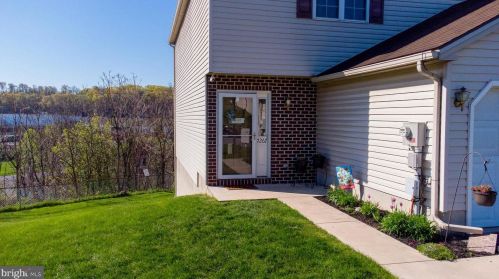 7267 Capital Dr, Harrisburg, PA 17111-5882