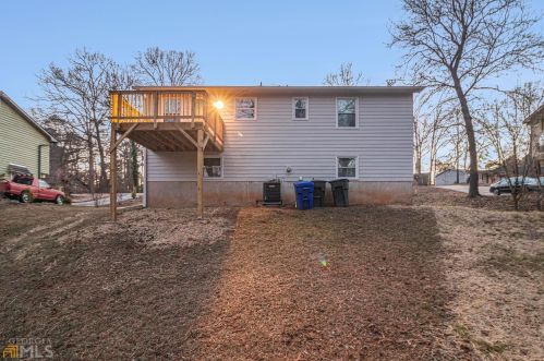 1743 Hunting Creek Ln, Conyers GA  30013-1741 exterior