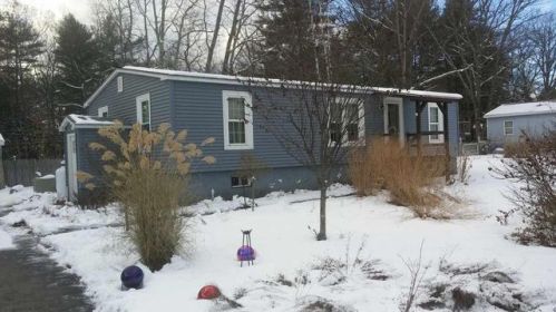 11 Sunny Ln, Fremont, NH 03044-3563