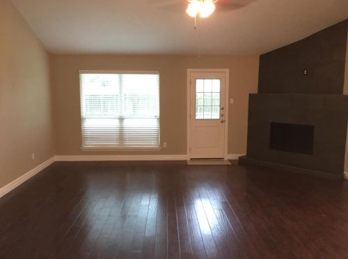 6803 Harpers Dr, Richmond TX  77469-5950 exterior