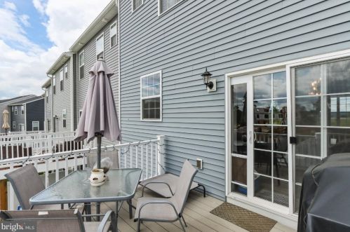 126 Overlook Dr, Hanover PA 17331-9136 exterior