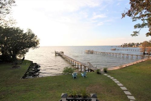 110 Saracen Dr, Bonneau, SC 29431-8685
