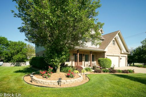 18700 Swan Dr, Mokena, IL 60448-8211